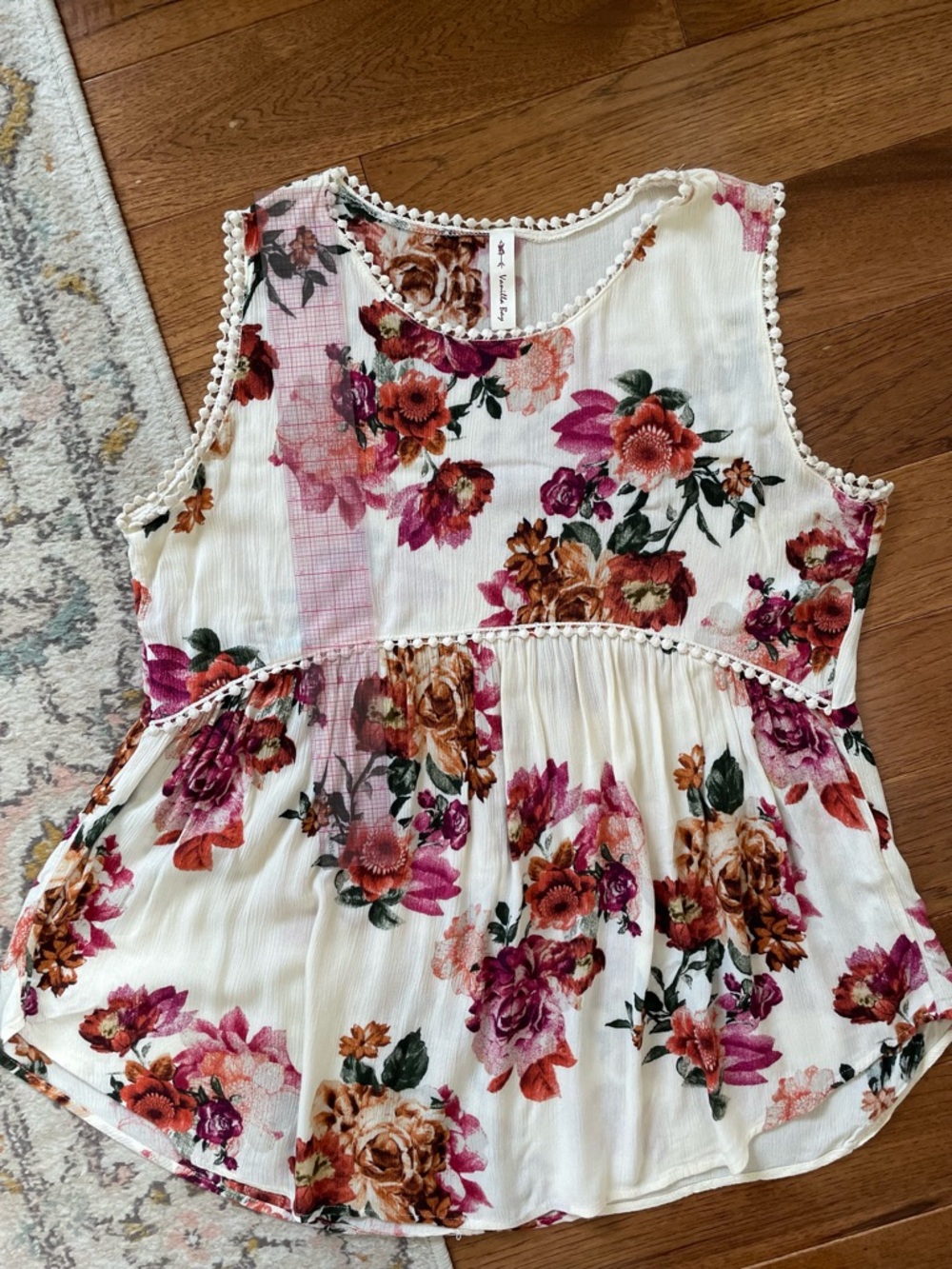 Floral Sleeveless Peplum Top - Picture 4 of 4